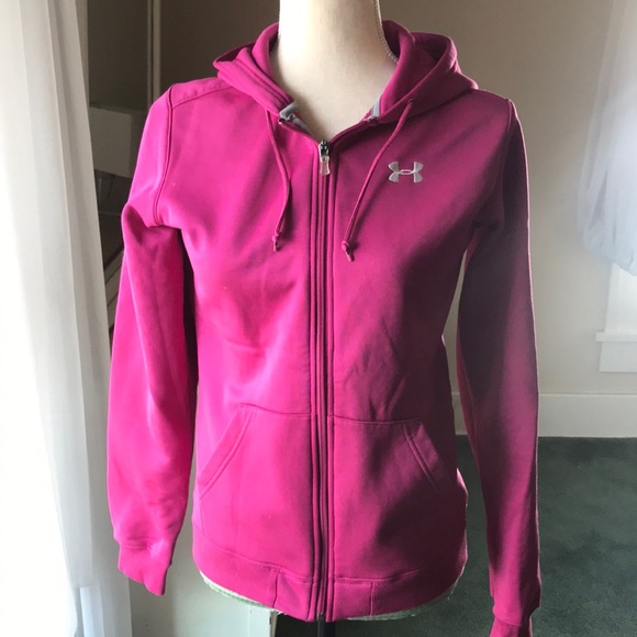 Under Armour Tops - Under Armour sweatshirt